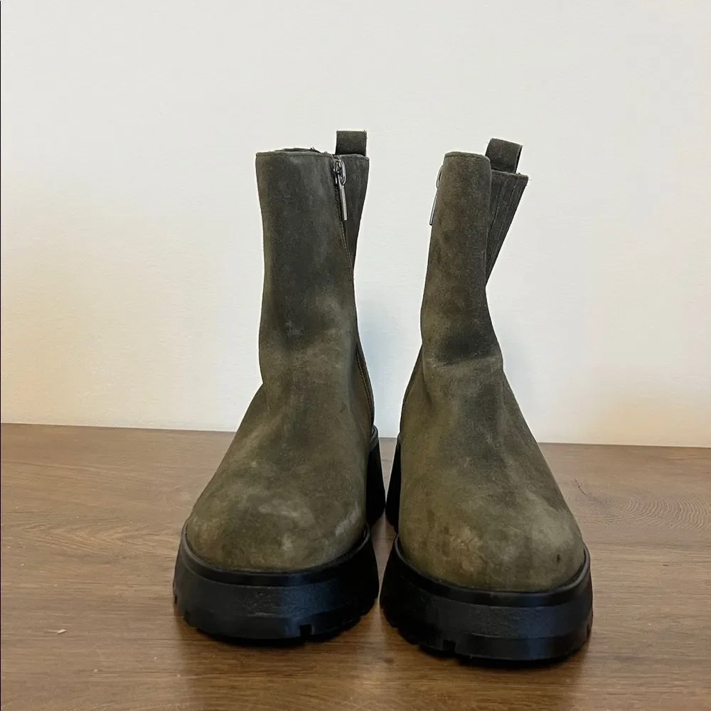 Vince Camuto Neframes Green Suede Chelsea Ankle Boots 8.5
